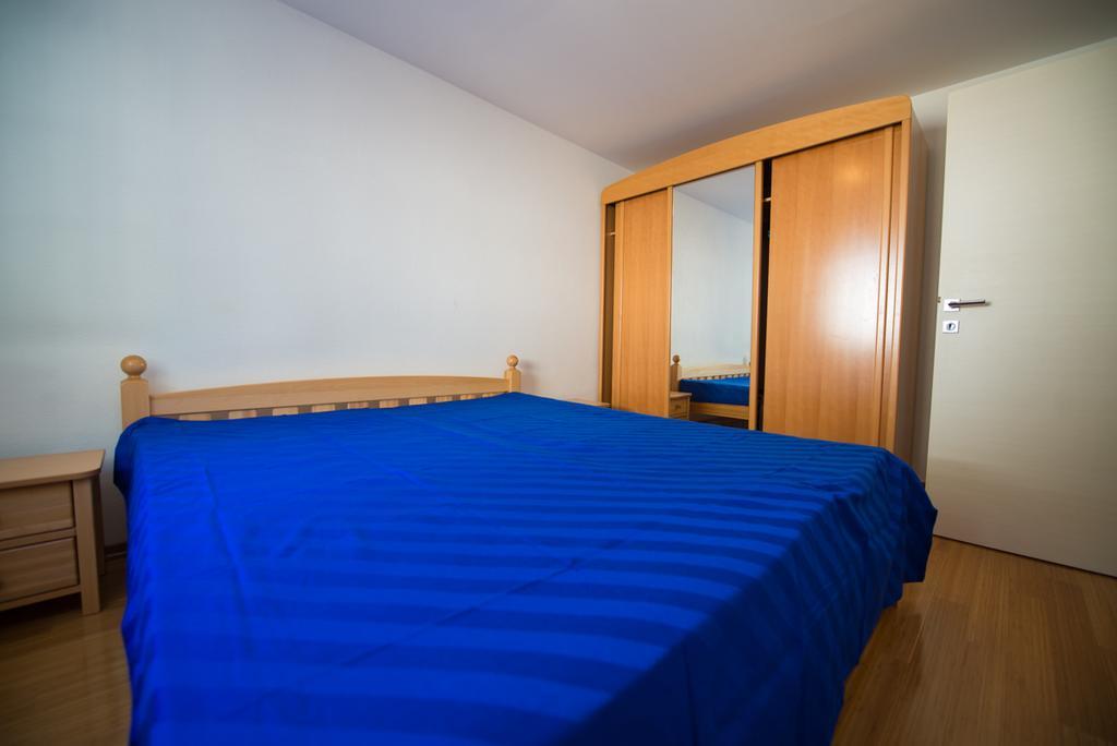 Apartments Karlo Baška Voda Kamer foto