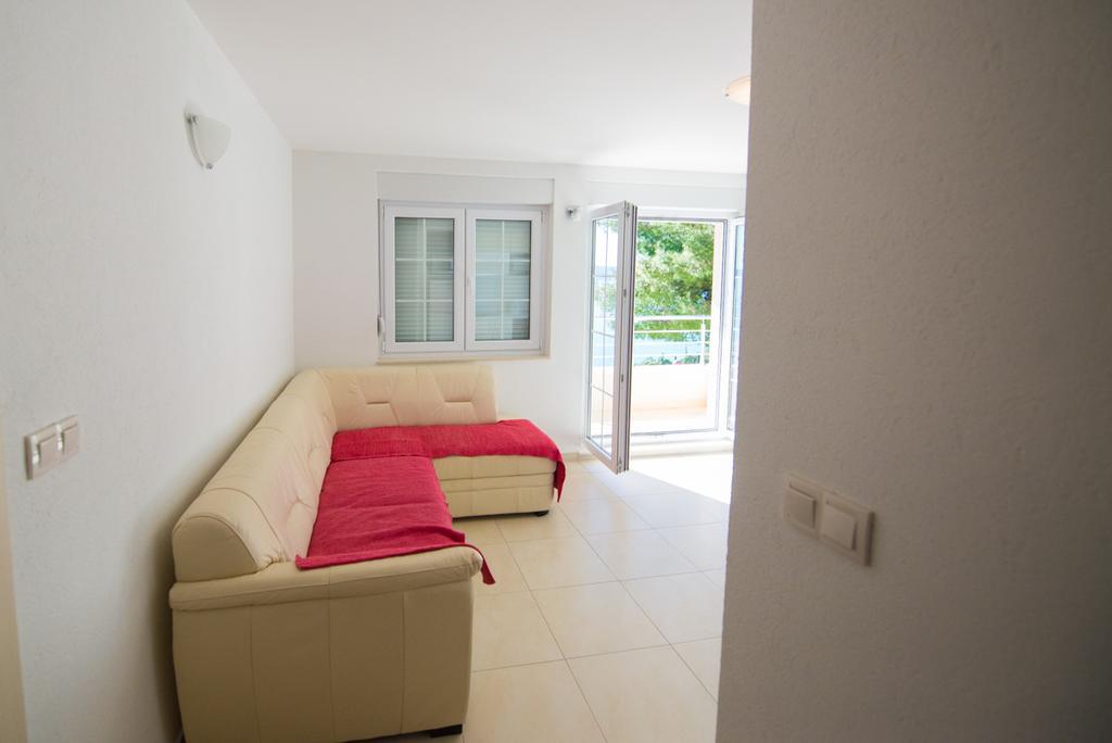 Apartments Karlo Baška Voda Kamer foto