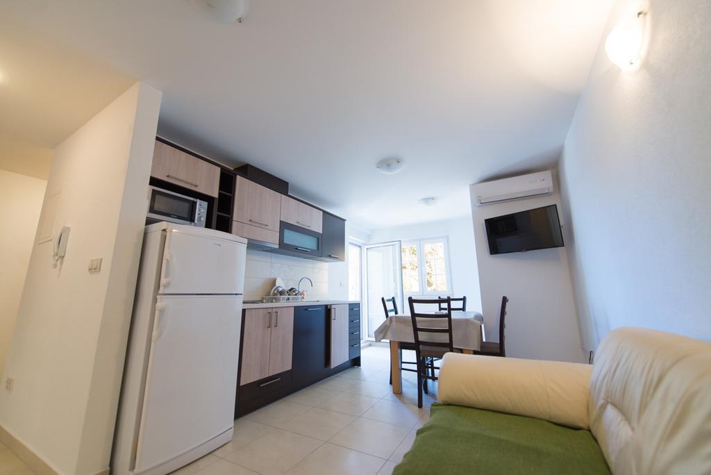Apartments Karlo Baška Voda Kamer foto