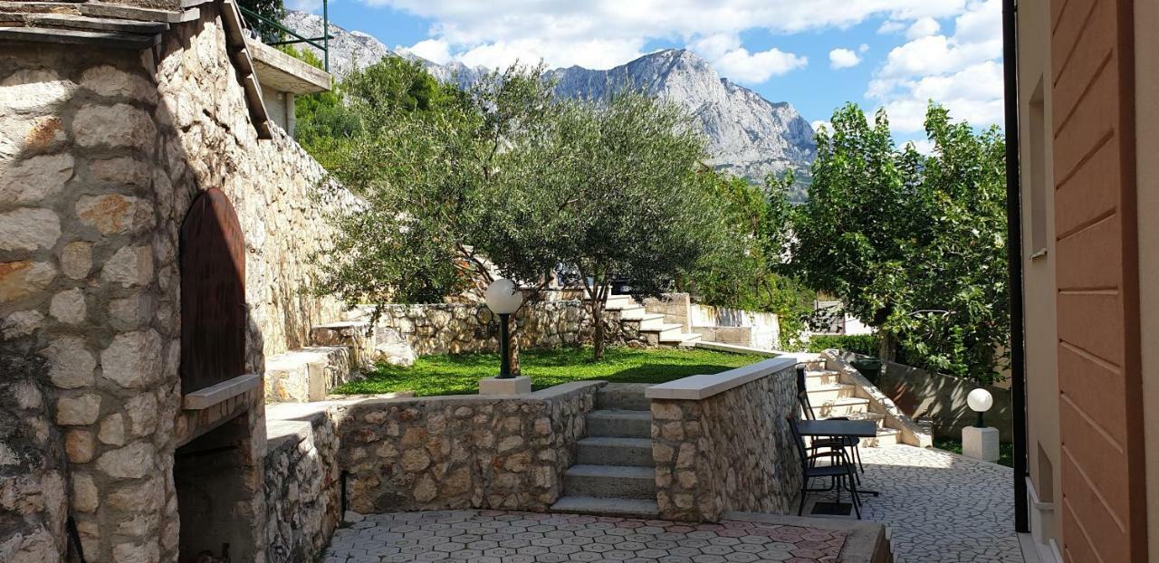 Apartments Karlo Baška Voda Buitenkant foto